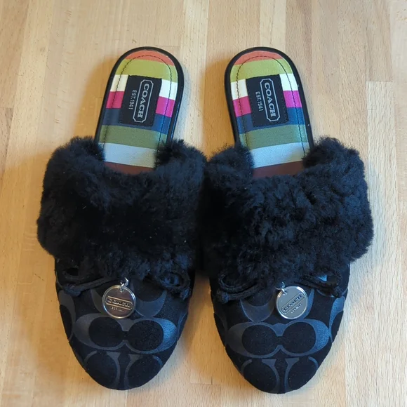 Coach Designer Carra Black Faux Fur Slip-On Slipper Shoes W/ Logo Charm Luxe - Picture 1 of 8